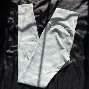 Lululemon Wunder Under Everluxe 28”